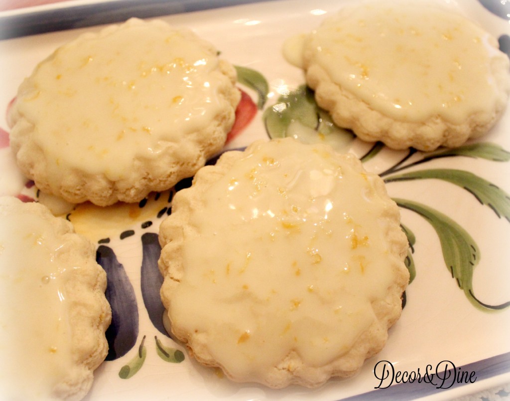 sugar cookie with lemon glaze