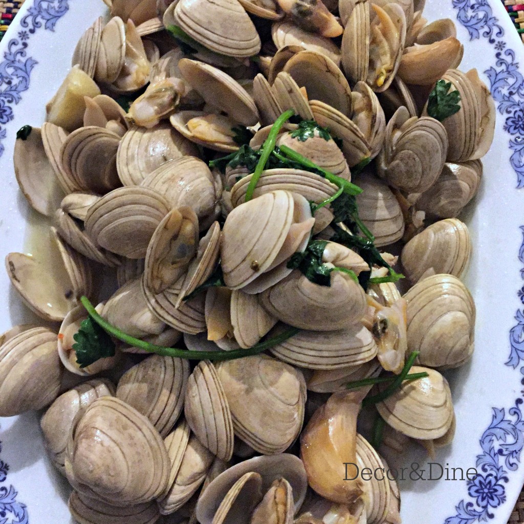 Clams in Garlic Sauce 