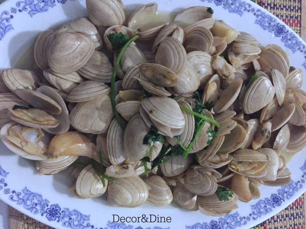 Clams in Garlic Sauce