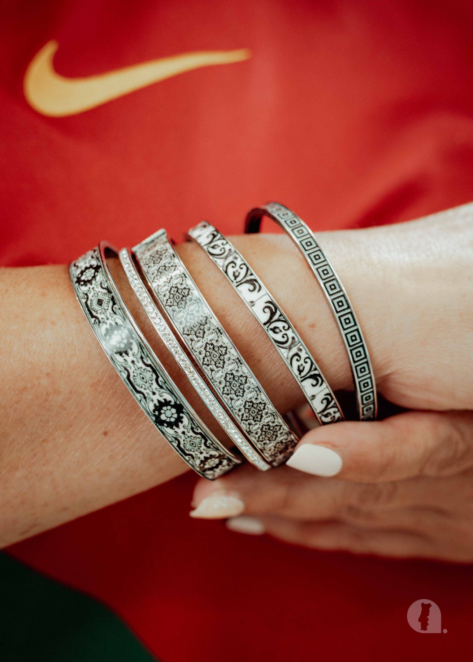 Atrio black and white azulejo bangles